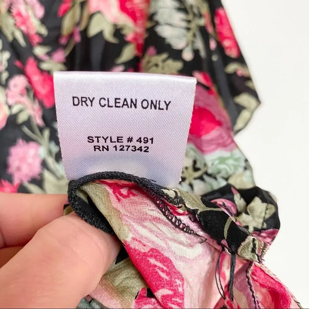 Beyond Vintage 100% Silk Floral V-Neck Top Size XS - Picture 9 of 10